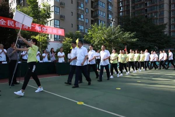 龍鋼集團(tuán)“迎國慶”全民健身廣播體操展演活動掠影